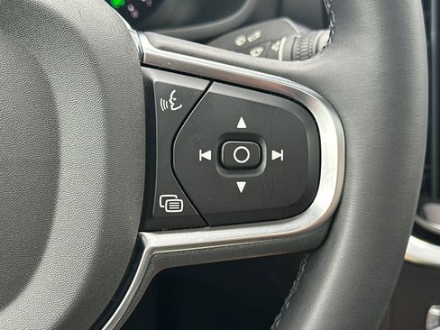 Certified 2025 Volvo S60 B5 Core FWD image 28