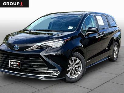 Used 2021 Toyota Sienna XLE