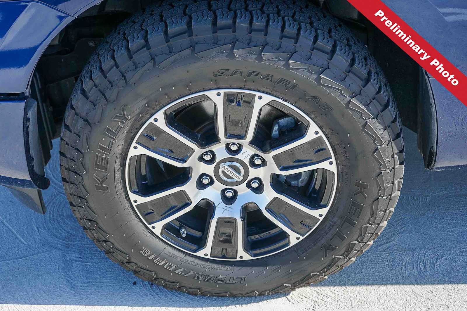 Used 2022 Nissan Titan SV RWD image 11