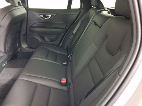 Certified 2025 Volvo V60 B5 Cross Country Plus AWD/4WD image 18