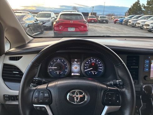 Used 2015 Toyota Sienna AWD image 18