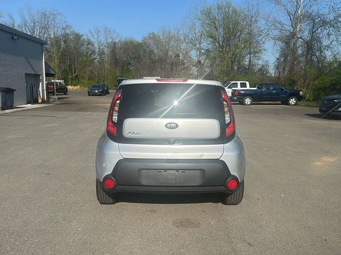 Used 2015 Kia Soul + image 6