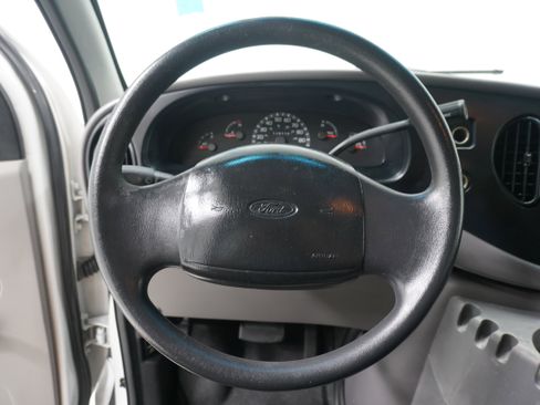 Used 2002 Ford E-350 and Econoline 350 XL image 13
