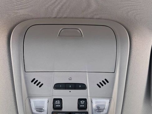 Used 2020 Buick Enclave Essence w/ Sound and Sites Package AWD/4WD image 27