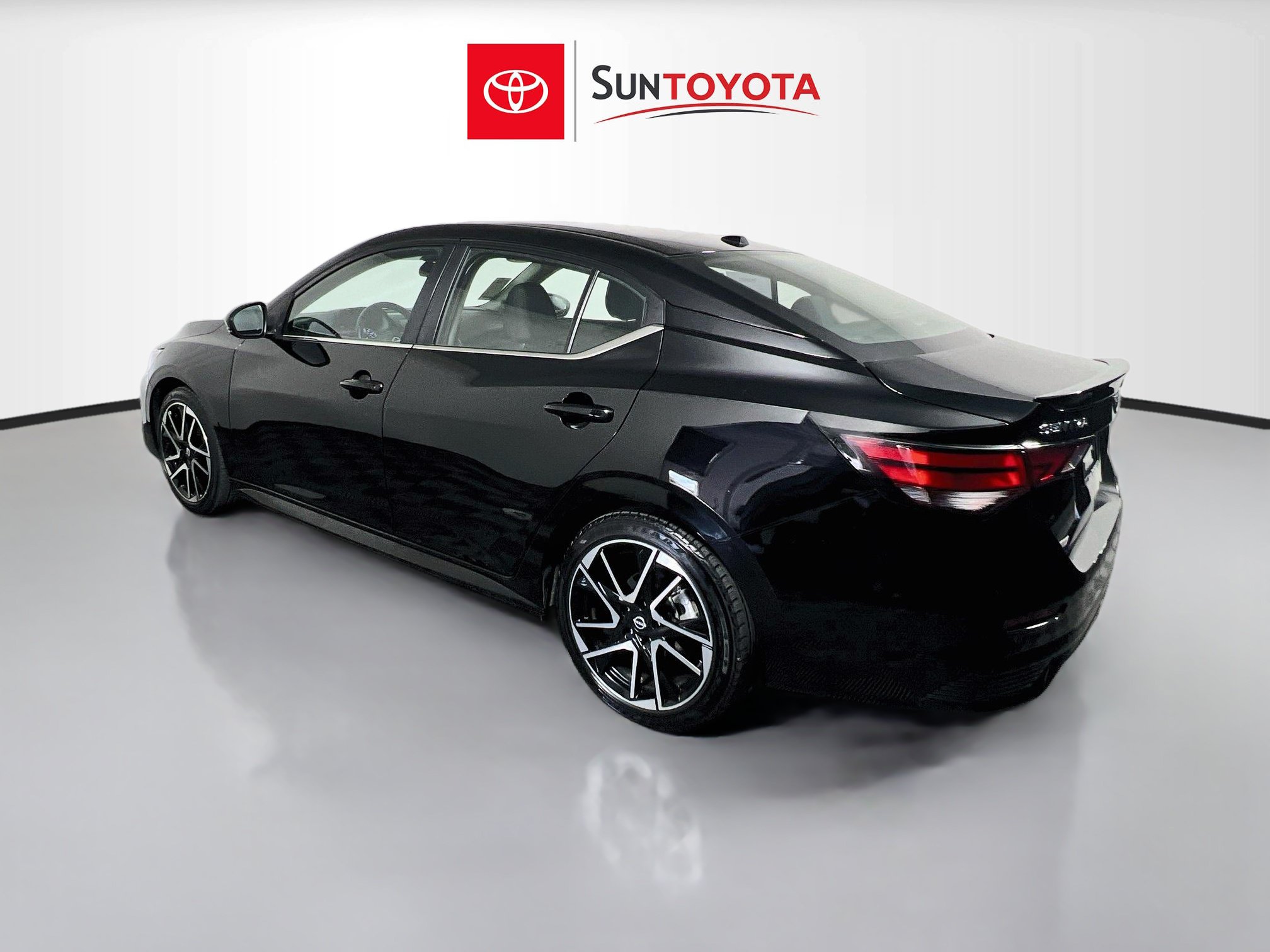 Used 2025 Nissan Sentra SR FWD image 6