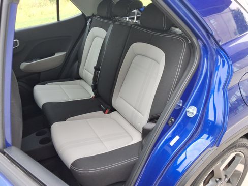 Used 2023 Hyundai Venue SEL FWD image 31