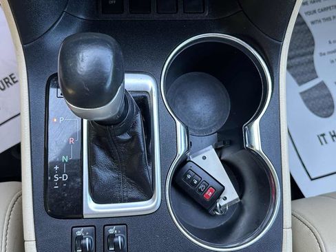 Used 2019 Toyota Highlander XLE image 20