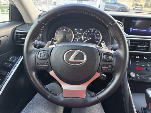 Used 2018 Lexus IS 300 image 20