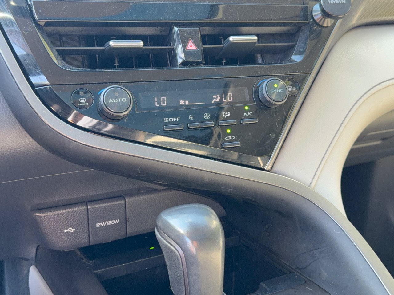 Used 2022 Toyota Camry XSE w/ Navigation Package FWD image 22