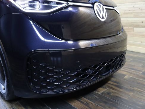 Used 2025 Volkswagen ID. Buzz Pro S RWD image 16