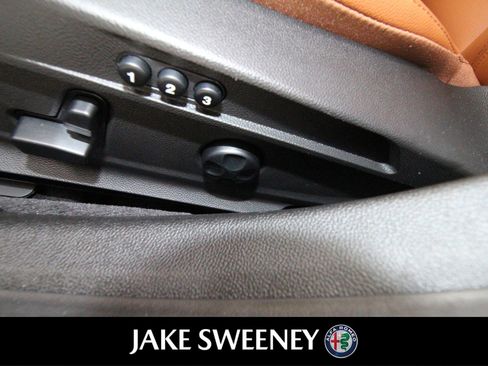 New 2022 Alfa Romeo Giulia Ti image 24