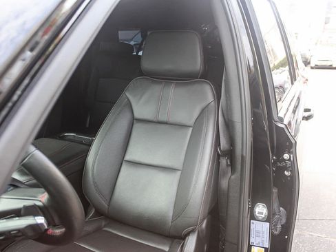 Used 2025 Chevrolet Suburban RST w/ Comfort Package RWD image 27