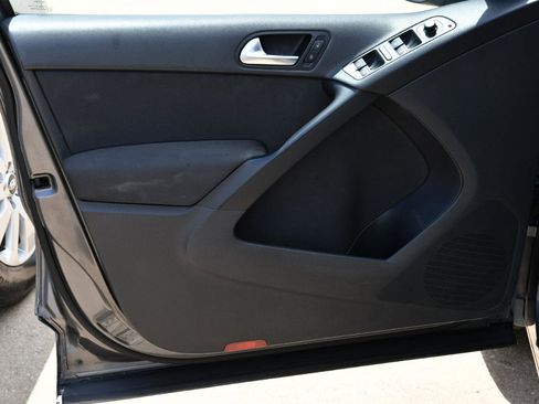 Used 2014 Volkswagen Tiguan S FWD image 7