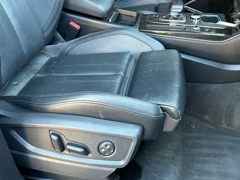 Used 2019 Audi Q5 Prestige w/ Prestige Package image 17