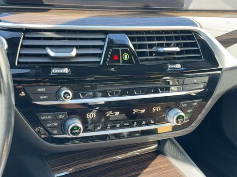 Used 2019 BMW 530i image 21