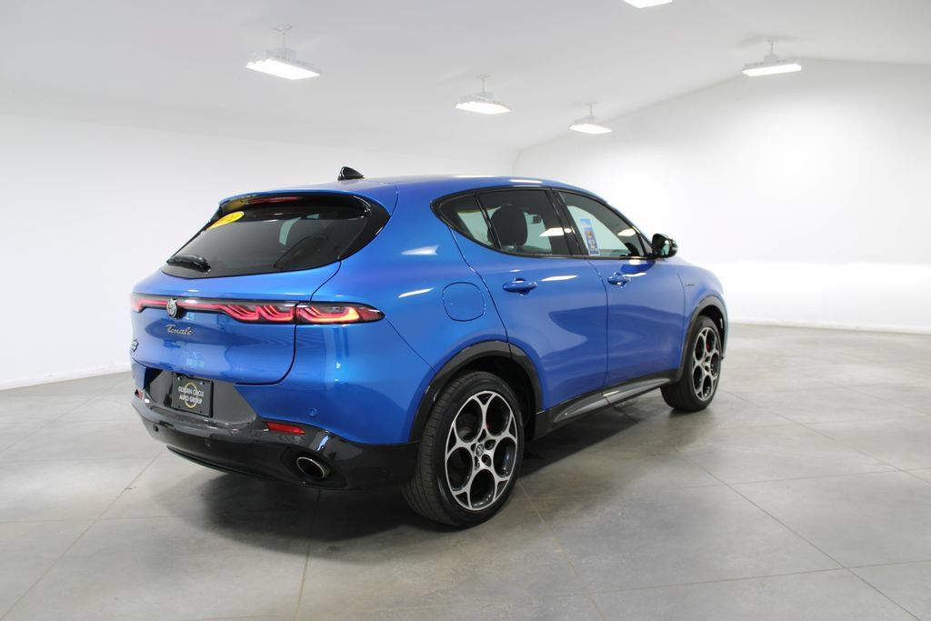 Used 2024 Alfa Romeo Tonale Veloce AWD/4WD image 12