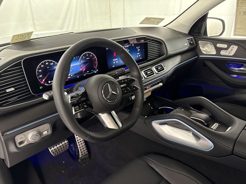New 2026 Mercedes-Benz GLS 450 4MATIC image 4