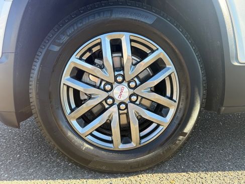 Used 2018 GMC Acadia SLT image 9