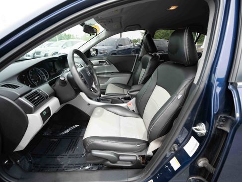 Used 2015 Honda Accord LX image 9