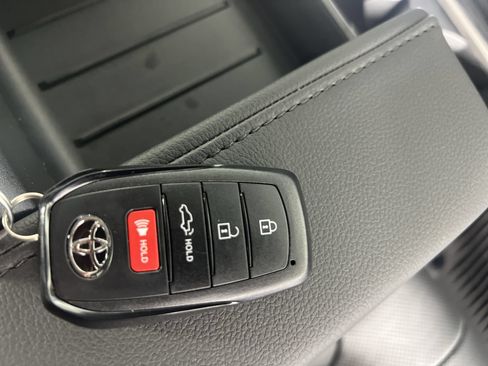 Used 2023 Toyota Tundra Limited AWD/4WD image 39