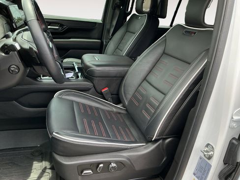 Used 2025 GMC Yukon AT4 Ultimate w/ LPO, Floor Liner Package AWD/4WD image 9