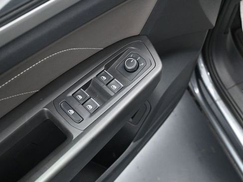 Used 2022 Volkswagen Atlas Cross Sport SE image 7