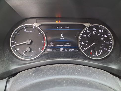 Used 2024 Nissan Sentra SV FWD image 12