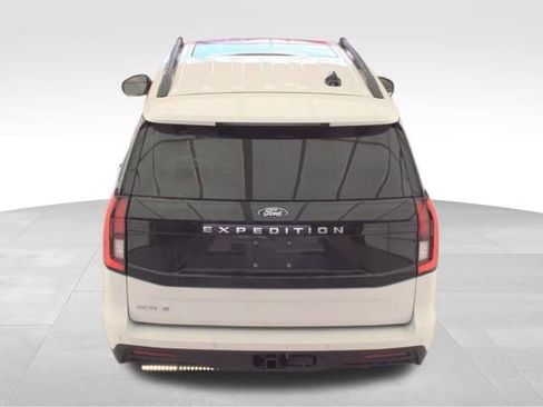 Used 2025 Ford Expedition Active image 6