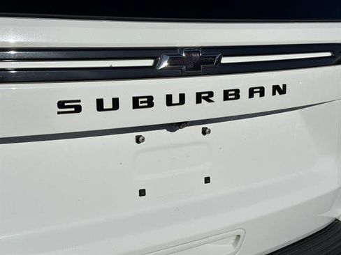 Used 2021 Chevrolet Suburban Z71 w/ Luxury Package image 7
