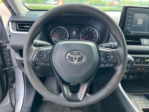 Used 2022 Toyota RAV4 XLE AWD/4WD image 15