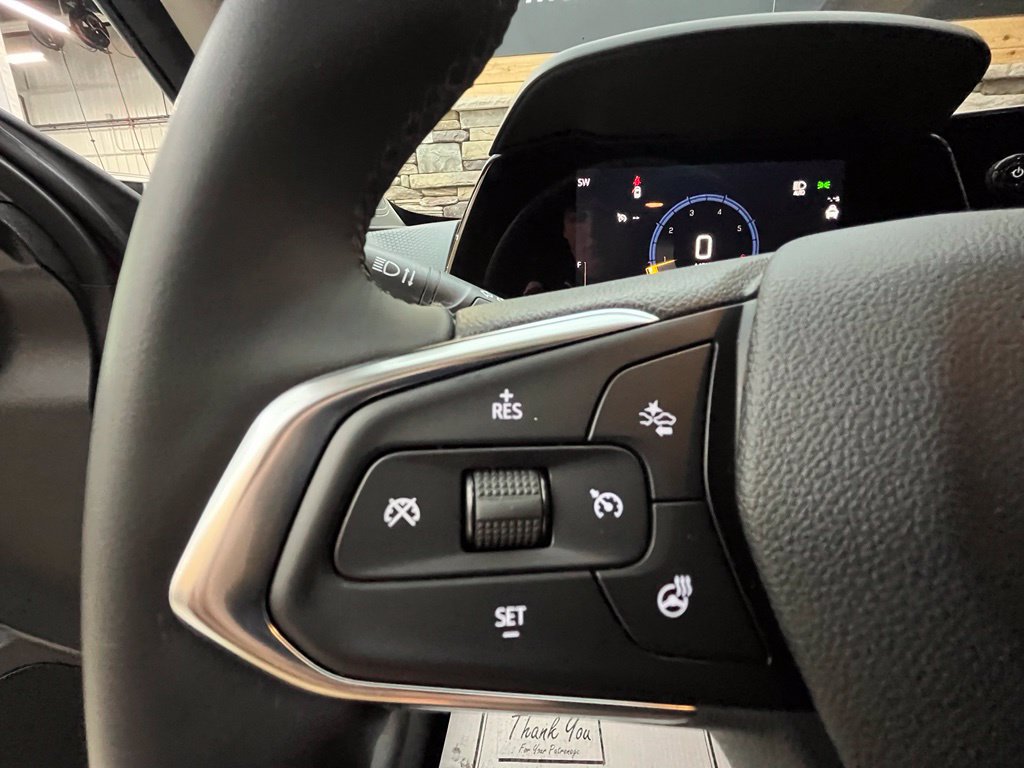 Used 2024 Chevrolet Trax LT w/ Driver Confidence Package FWD image 32
