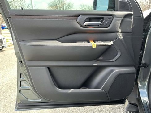 New 2025 Nissan Armada SL w/ Convenience Package image 14