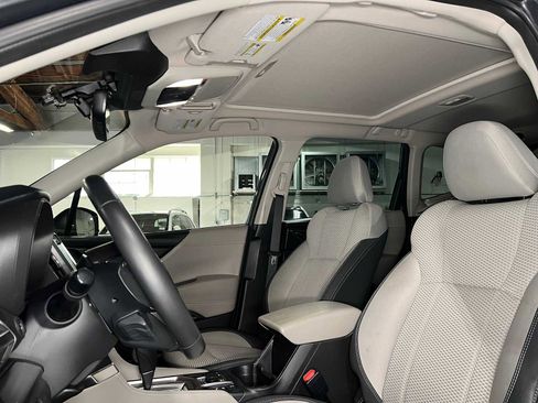 Used 2024 Subaru Forester Premium AWD/4WD image 24