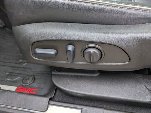 Used 2023 GMC Acadia Denali w/ Denali Ultimate Package FWD image 24