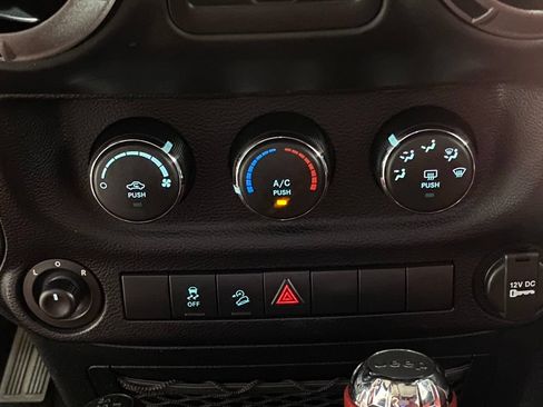 Used 2015 Jeep Wrangler Unlimited Sport w/ Quick Order Package 24S AWD/4WD image 22