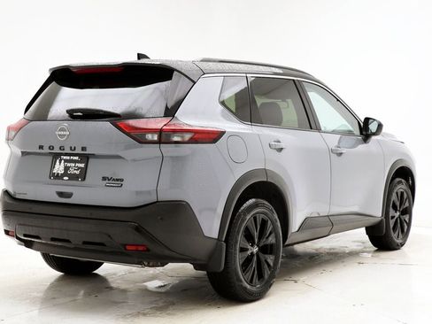 Used 2023 Nissan Rogue SV w/ SV Premium B Package image 9