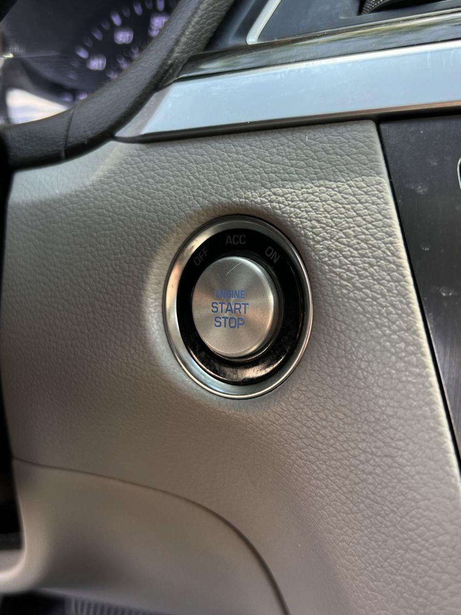 Used 2018 Genesis G80 3.8 RWD image 9