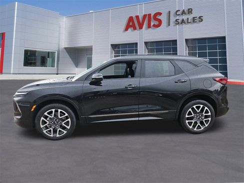 Used 2025 Chevrolet Blazer RS image 2