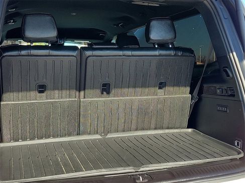 Used 2024 Jeep Wagoneer Series II w/ Flexible Seating Group image 15