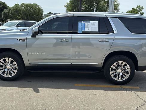 Certified 2025 GMC Yukon Denali AWD/4WD image 4
