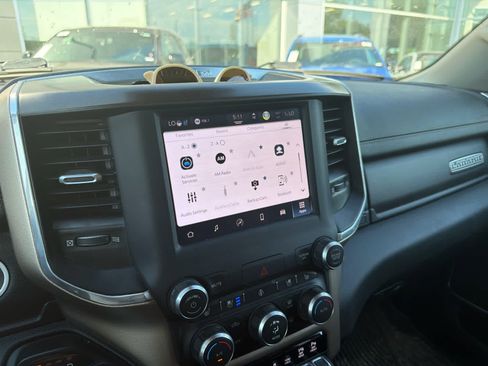 Used 2022 RAM 1500 Laramie AWD/4WD image 9