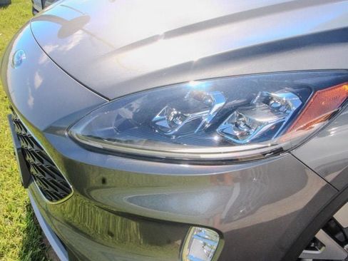Used 2022 Ford Escape Titanium w/ Class II Trailer Tow Package AWD/4WD image 7