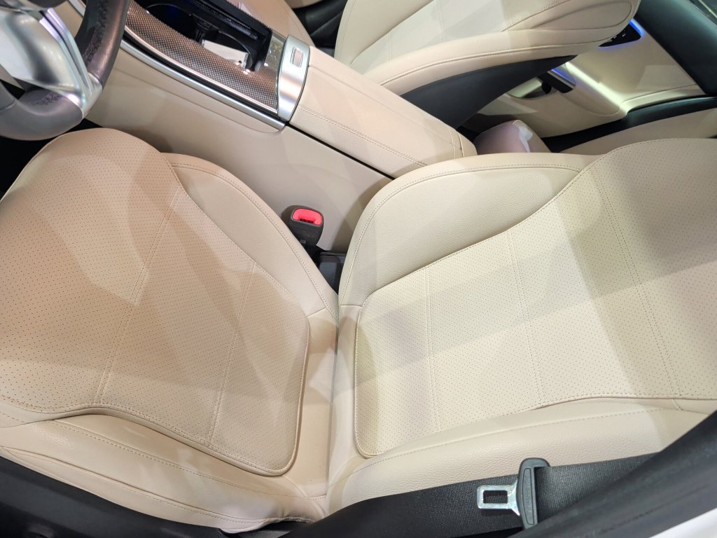 Used 2024 Mercedes-Benz C 300 4MATIC Sedan image 6