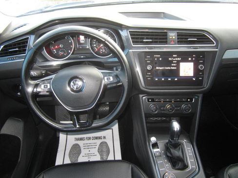 Used 2019 Volkswagen Tiguan SE image 9