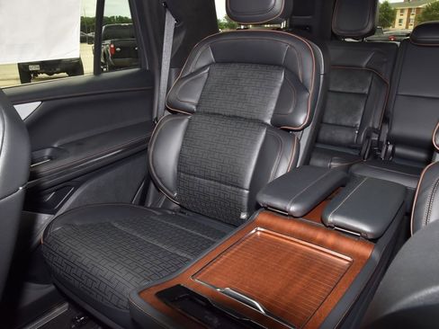 New 2026 Lincoln Navigator Black Label AWD/4WD image 21