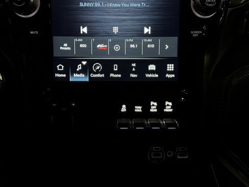 Used 2022 RAM 2500 Limited AWD/4WD image 33