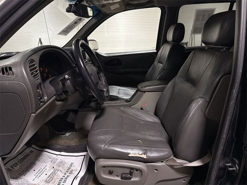Used 2003 Chevrolet TrailBlazer LT image 18