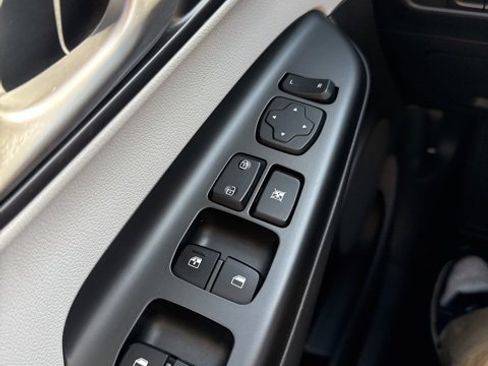 Used 2022 Hyundai Kona SEL image 17