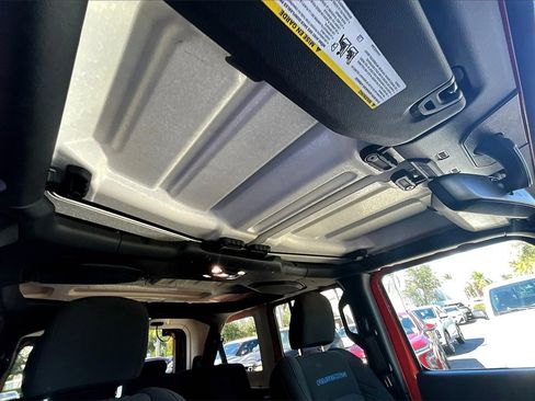 Used 2023 Jeep Wrangler Unlimited Rubicon 4xe image 14