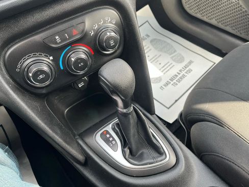 Used 2013 Dodge Dart SXT w/ Popular Equipment Group image 18